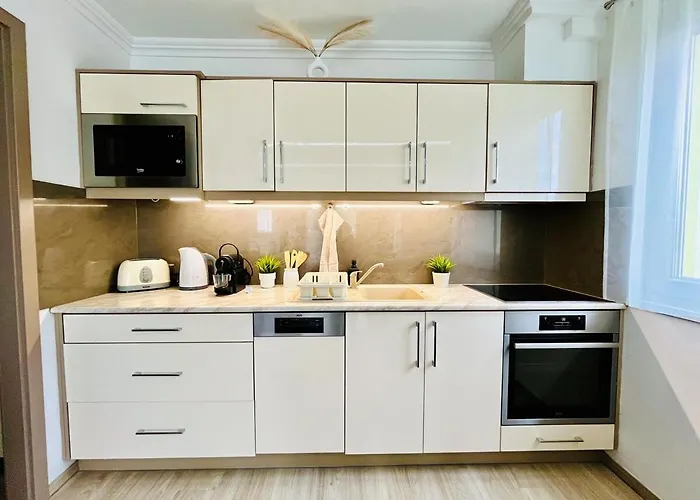 Panorama Apartment *