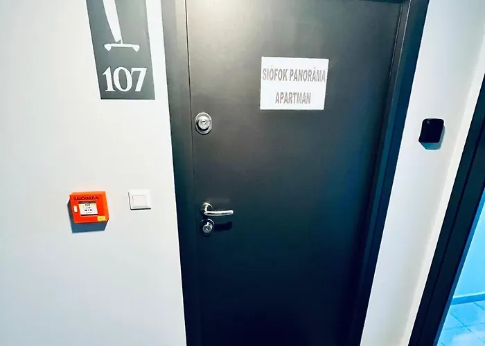 Panorama Apartment *